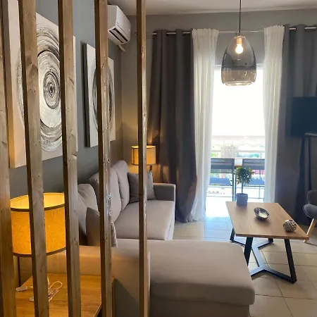 Ninemia Luxury דירה *