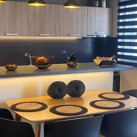 Ninemia Luxury Lägenhet *